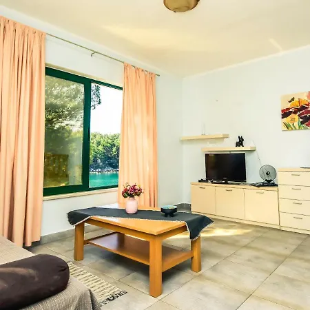 Dinko By Interhome